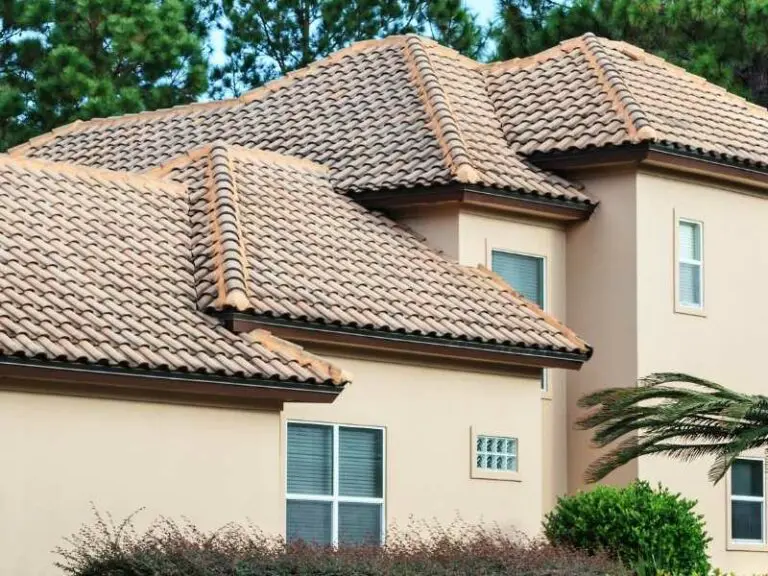 Home with seamless gutters